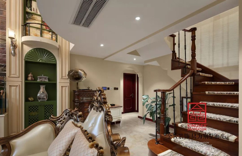 復(fù)式房躍層裝修樓梯如何設(shè)計