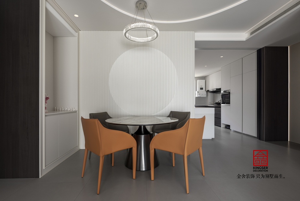 國仕山130平米現(xiàn)代風(fēng)格裝修-餐廳